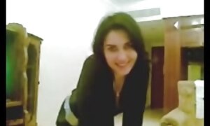 एक युवा सेक्सी मूवी वीडियो में प्रेमी के साथ रूसी कमीने.